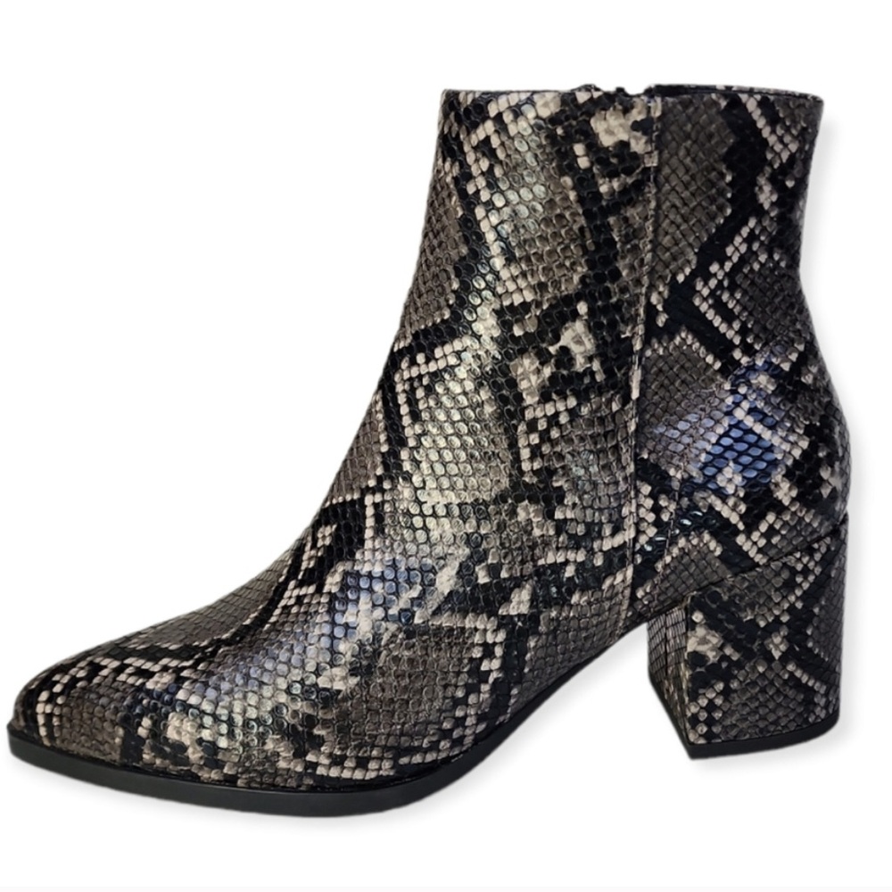 Madden Girl Snakeskin Ankle Boots Pointy Snakeskin 🐍 Cute Zip Bootie - Size 7